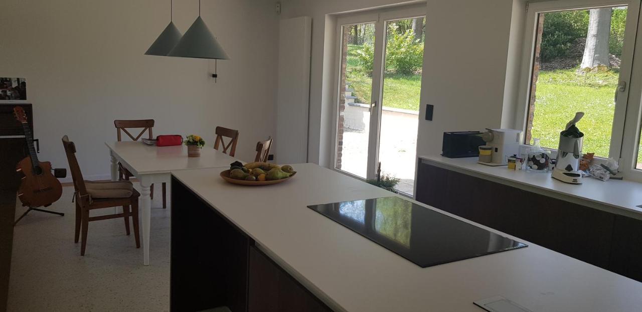 Tres Belle Villa 4 Facades Dans Quartier Vert Et Arbore - 5 Kms De Namur Dış mekan fotoğraf