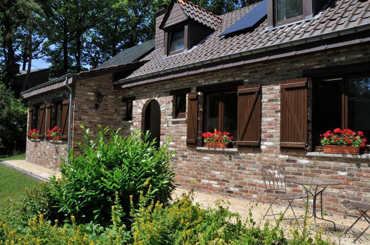 Tres Belle Villa 4 Facades Dans Quartier Vert Et Arbore - 5 Kms De Namur Dış mekan fotoğraf